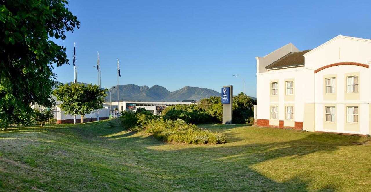 Town Lodge Джордж Екстериор снимка