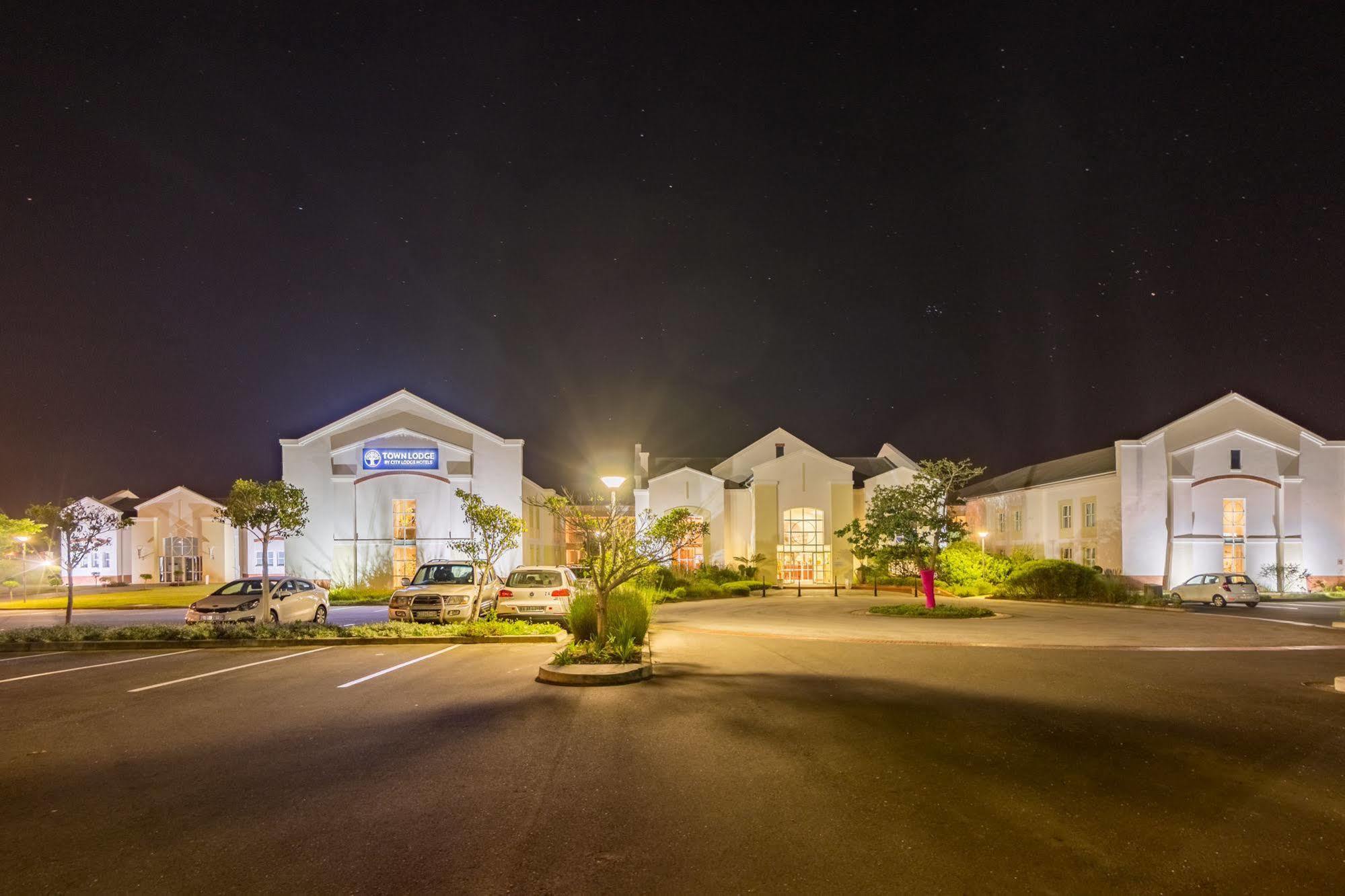 Town Lodge Джордж Екстериор снимка
